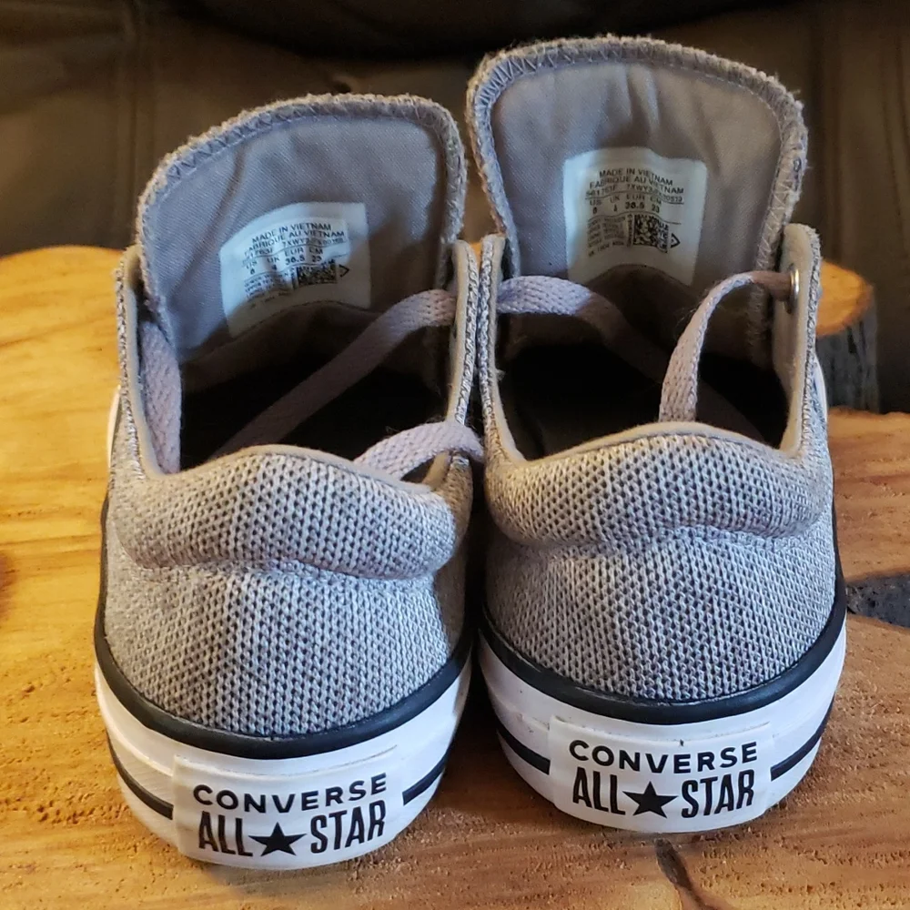 Converse size 6 low top shoe,gray/white/black - Picture 7 of 7